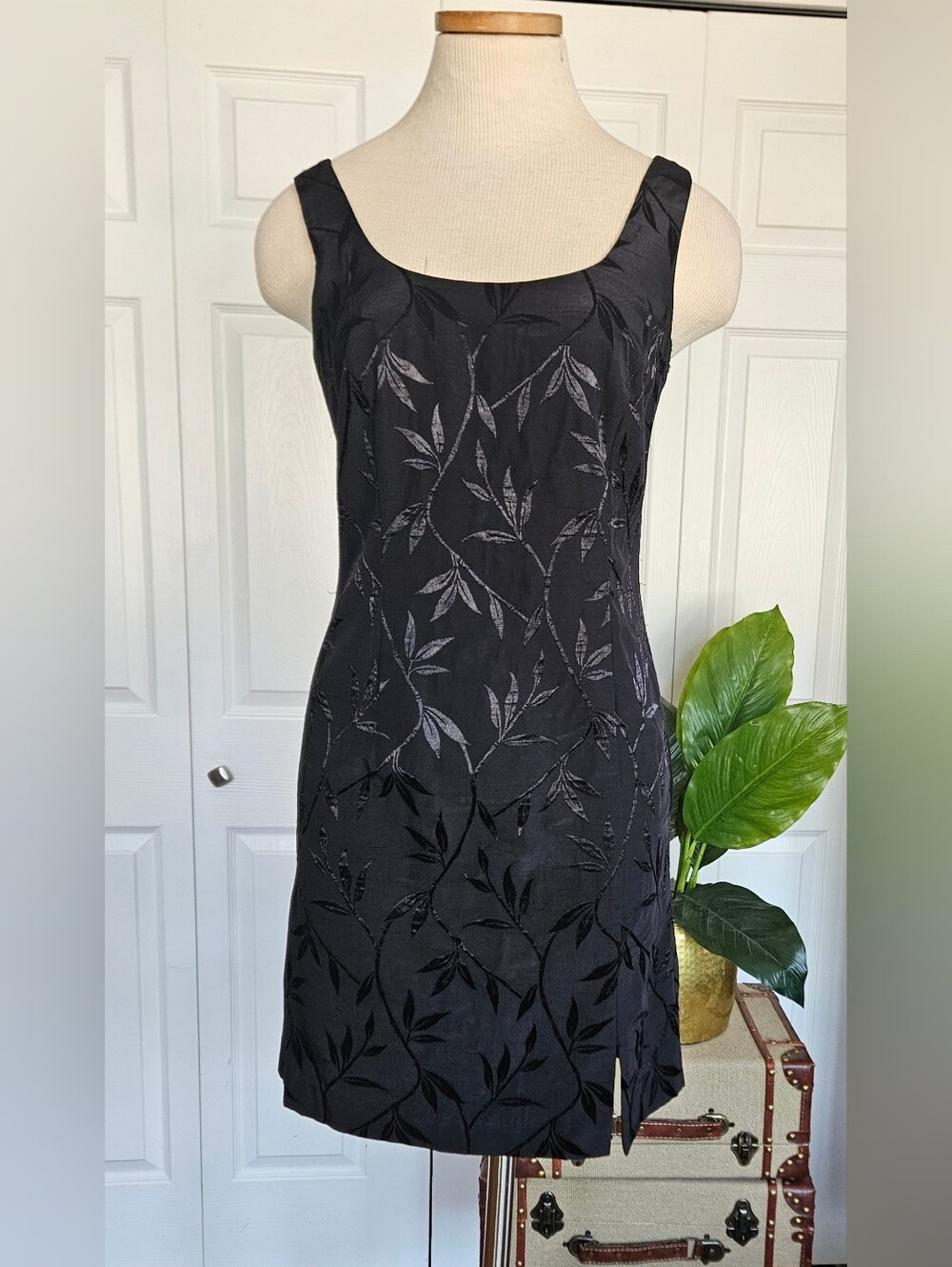 Vintage 90s J.R. Nites Brocade Sheath Mini Cocktail Dress Whimsical Goth Size 8P
